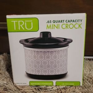 Mini Crock Pot 0.65qt